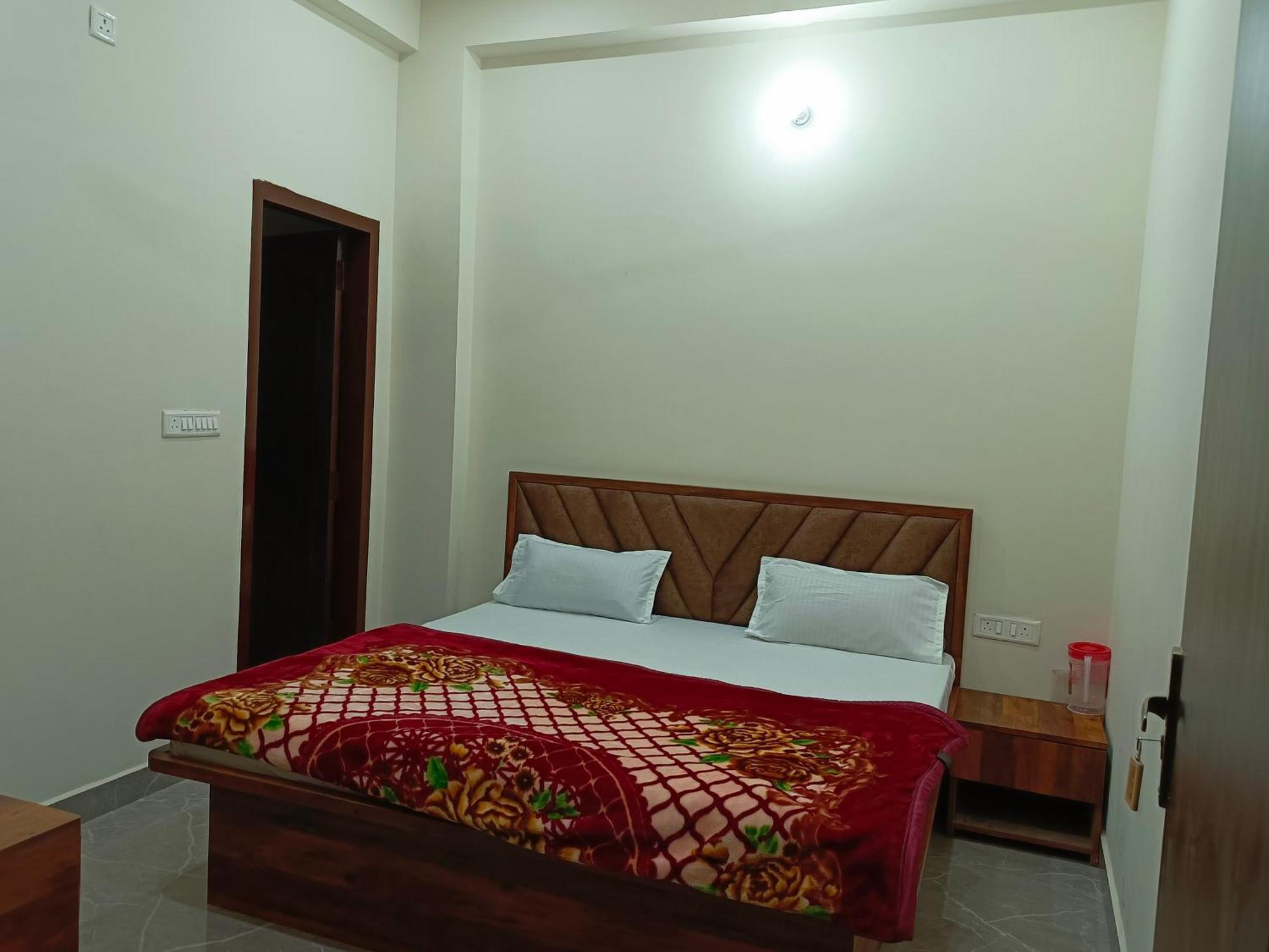 Hotel Shri Girraj Residency Mathura Exterior foto