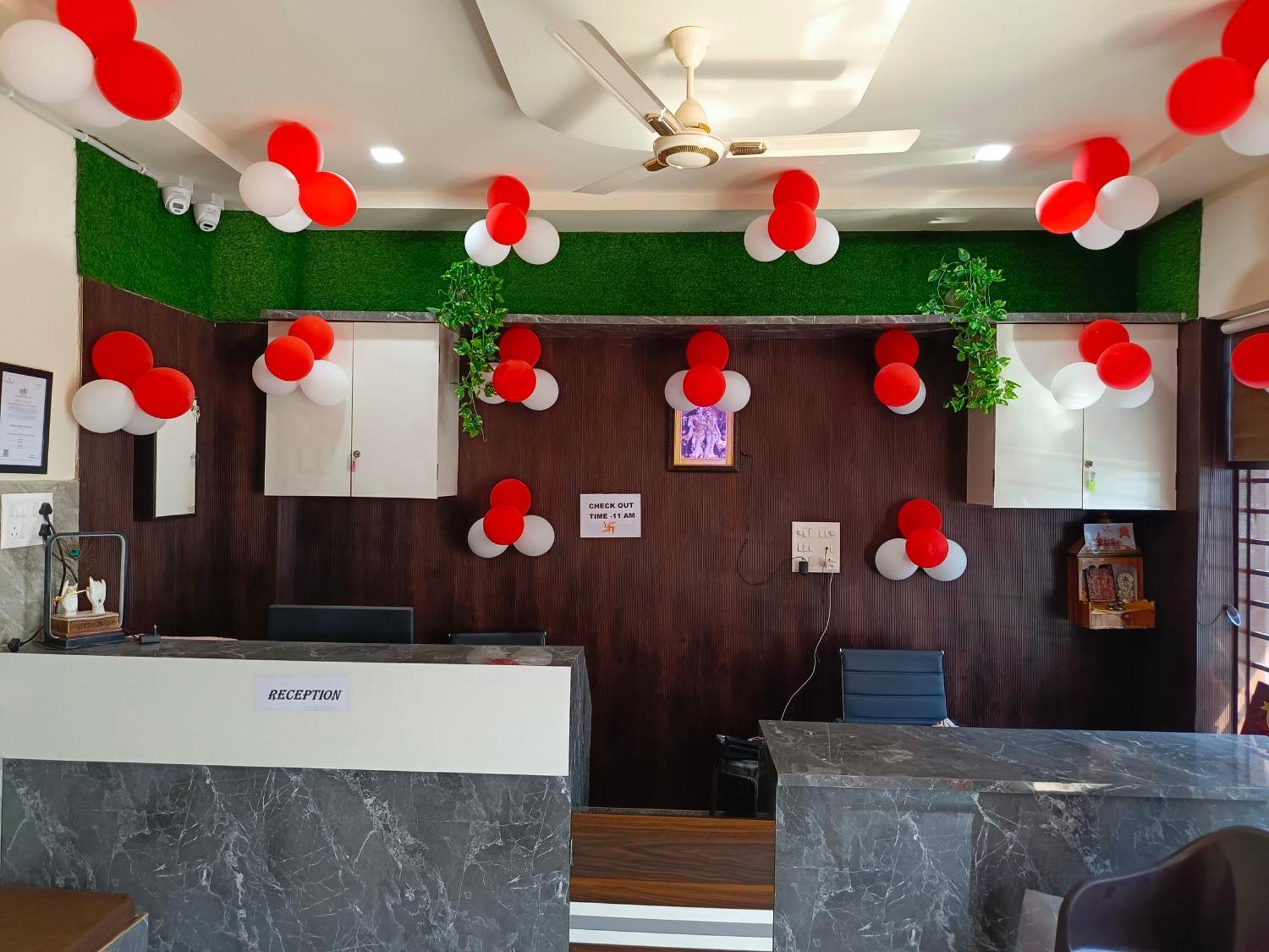 Hotel Shri Girraj Residency Mathura Exterior foto